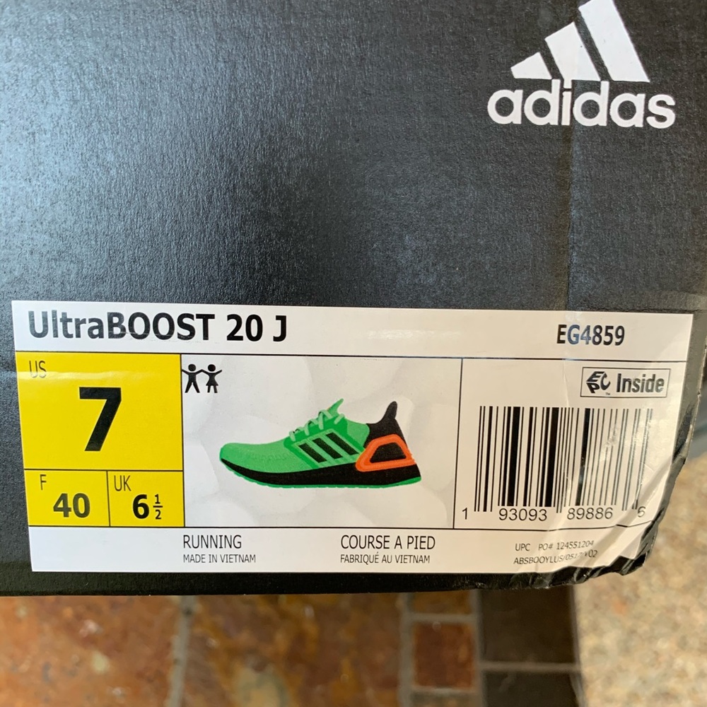 Adidas Ultra Boost 20 youth size 7. Brand new!